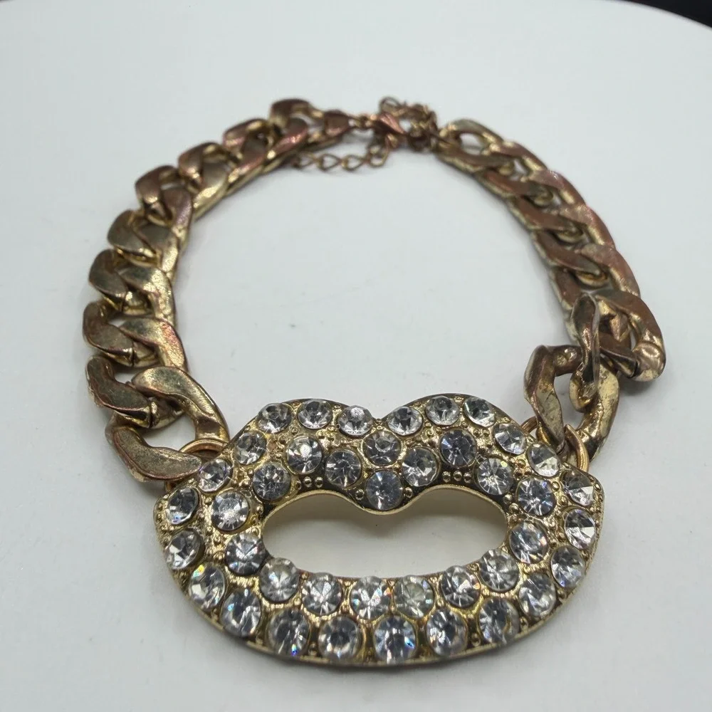 Gold Tone Rhinestone Lips Chunky Curb Chain Bracelet Statement Costume Jewelry
